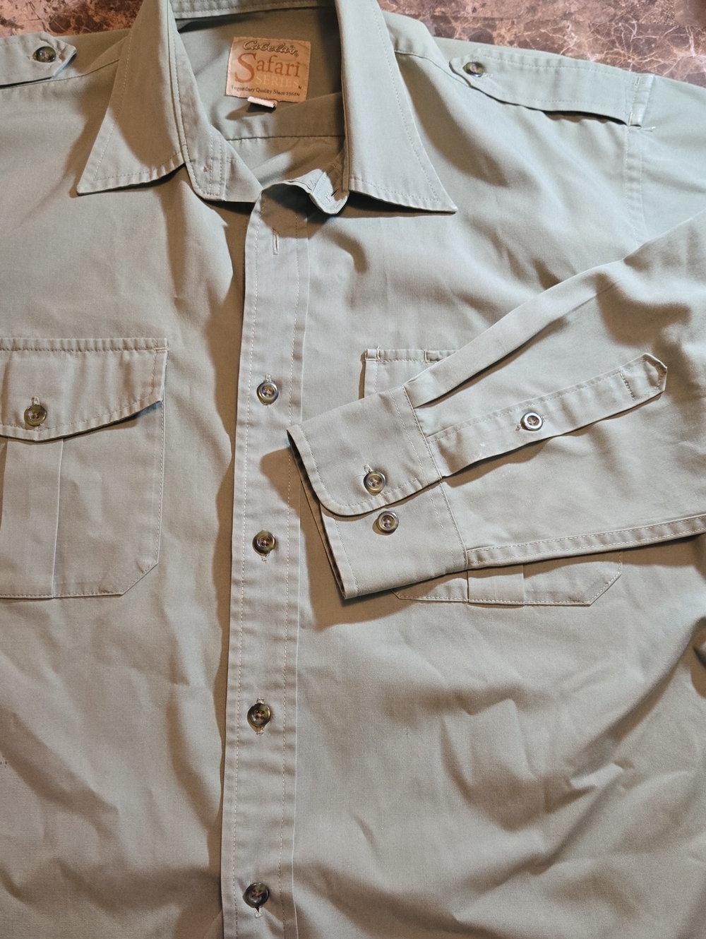 Cabelas Safari Series Mens Shirt Men's Size Medium Poly/Cotton Blend Machine Was